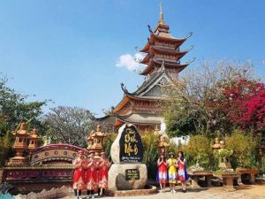 Mộng thấy hình ảnh mình trốn nhà đi chùa một mình