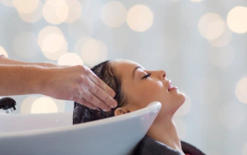 Ngủ mơ thấy gội đầu ẩn chứa con số đẹp nào chuẩn nhất? 7 Mơ thấy mình đang đi gội đầu ngoài tiệm