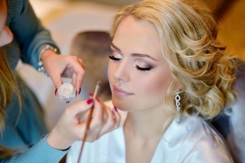 Ngủ mơ thấy makeup đánh các số nào phát tài nhanh chóng? 8 Tình huống đặc biệt liên quan đến giấc mơ thấy makeup