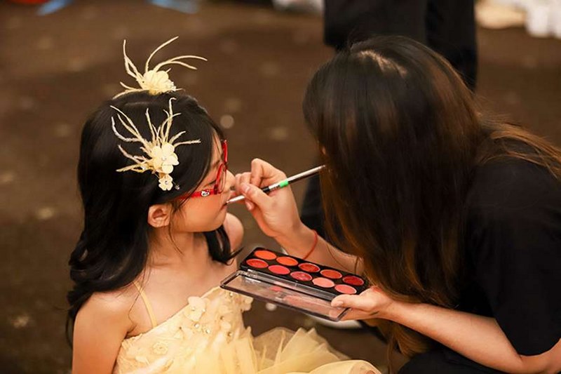 Mơ trang điểm trong bóng tối báo hiệu điềm xấu cho bạn Mơ trang điểm trong bóng tối báo hiệu điềm xấu cho bạn