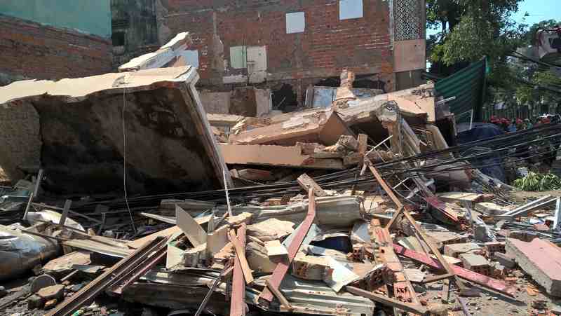 mơ thấy nhà sập